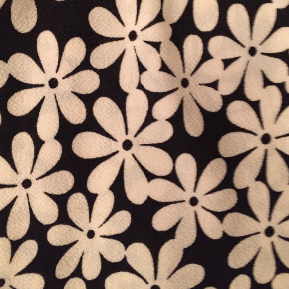 Fitted dress - Picture 2 of 3