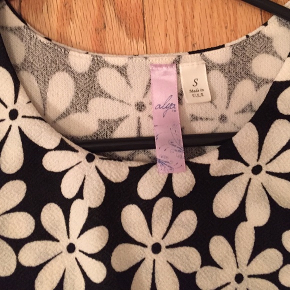 Fitted dress - Picture 3 of 3