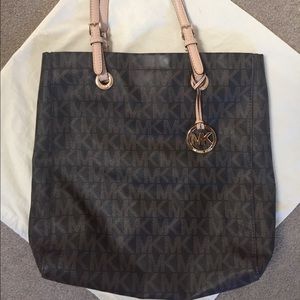 Michael Kors Signature Tote