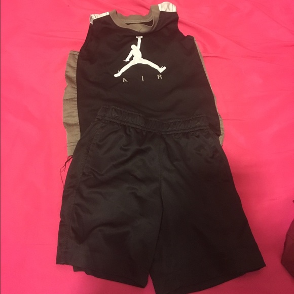 Boys size 4