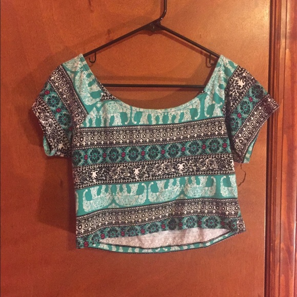 Elephant patterned crop-top
