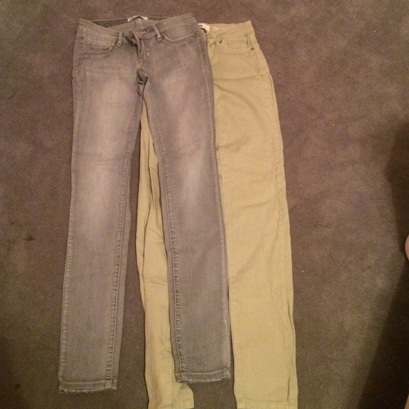 2 pairs of jeans