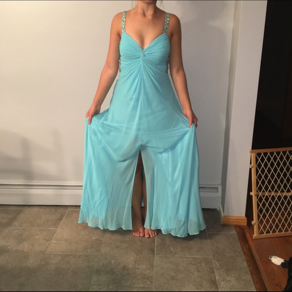 Simple But Beautiful Homecoming/Prom Dress - Picture 2 of 4
