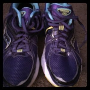 Saucony Hurricane 16 Women's Running Shoes