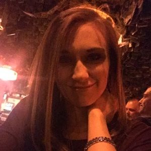 Meet your Posher, Courtney