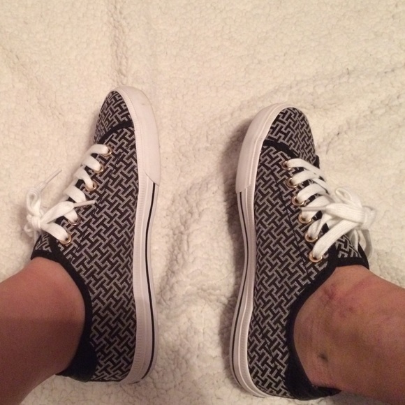 Brand New Tommy Hilfiger Sneakers