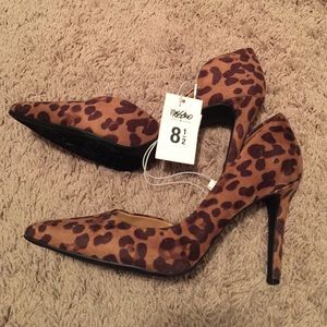 BRAND NEW Cute leopard heels...3inches