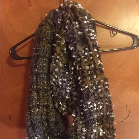 Infinity scarf - Picture 1 of 3