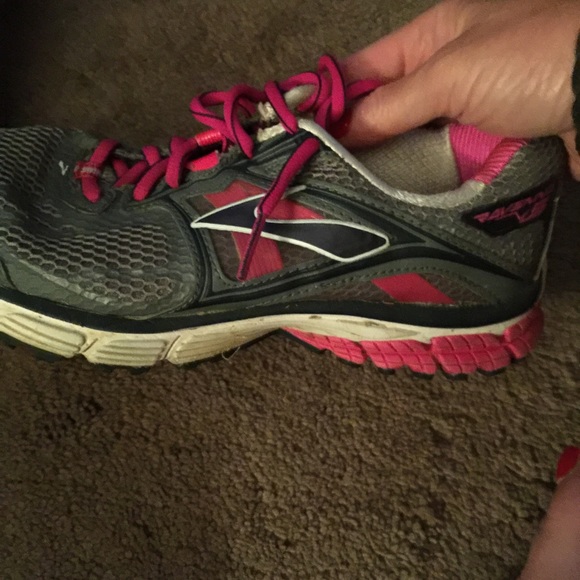 Brooks Ravena 5 women's Running Shoes