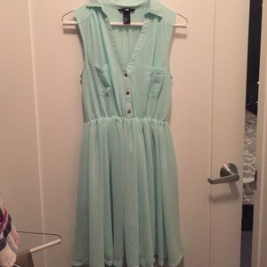 🍁4 For $20🍁 H&M Dress Size 6 - has pockets!