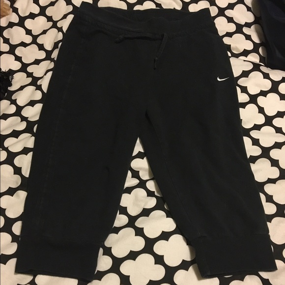 Nike sweatpants/ cropped joggers size small