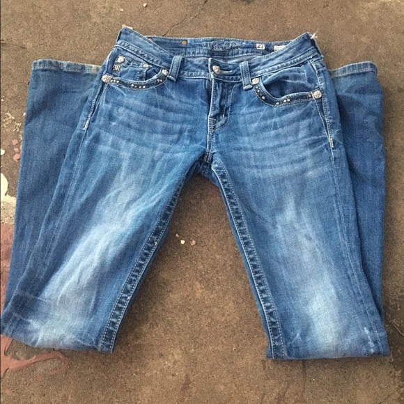 Fleur De Lis Miss Me Jeans!! - Picture 3 of 4