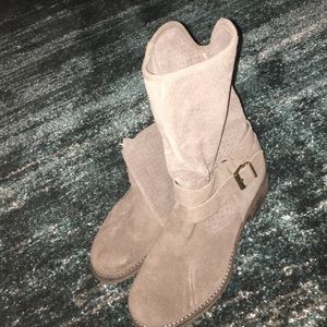 gray boots