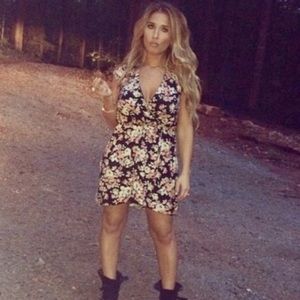 In search of!!Jessie James decker forever 21 dress