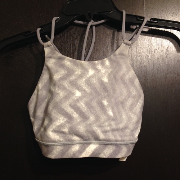 Adorable Lululemon gray/white sports bra