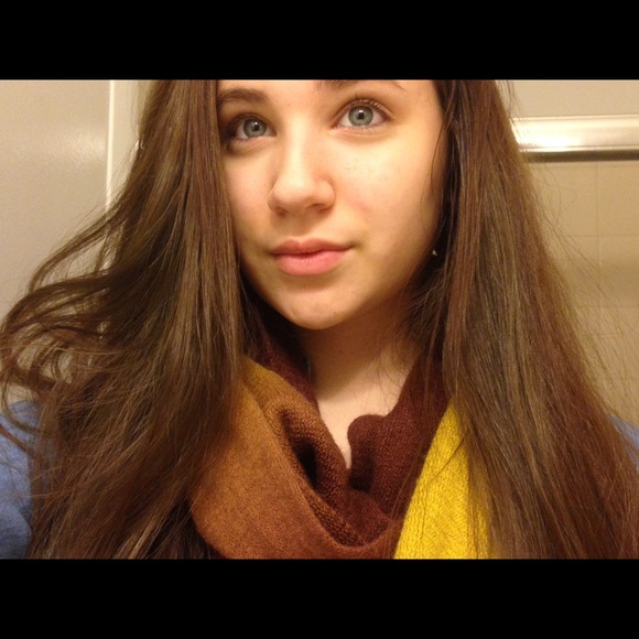 Meet your Posher, Mara