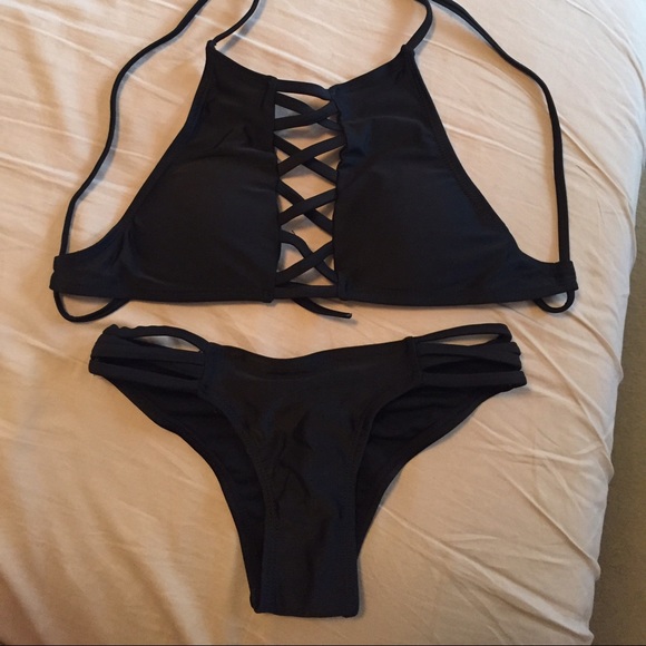 BRAND NEW halter criss cross bikini