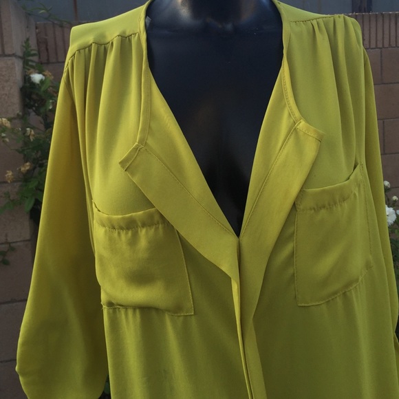 Citron fixed frontal blouse - Picture 2 of 4