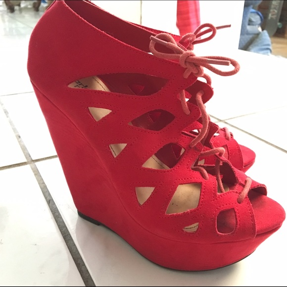 Red laced wedges