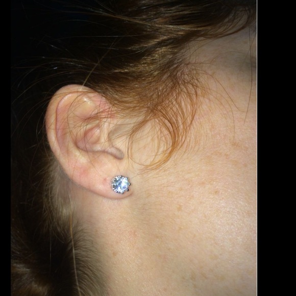 925 Sterling silver 8mm cz earrings - Picture 3 of 4