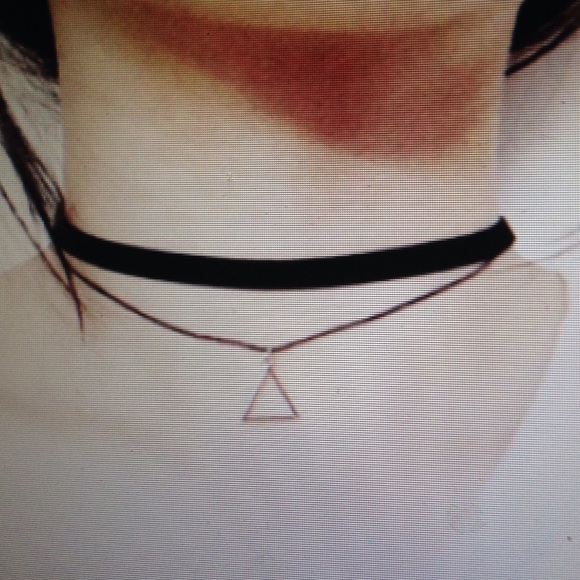 Choker/Hollow Triangle Pendant