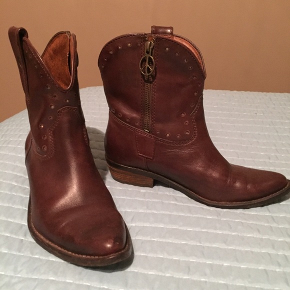 *SALE* Lucky Brand western style boots