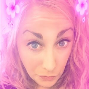 Meet your Posher, Katelyn