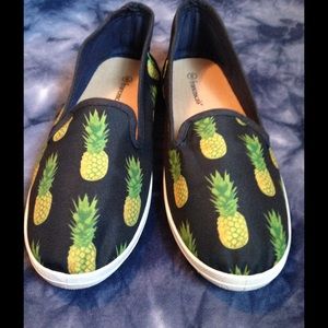 Pineapple printed slip on