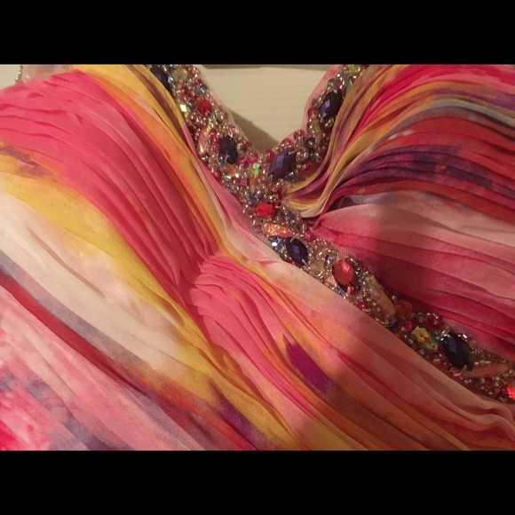 HOT DRESS - Picture 7 of 8