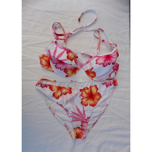 👙CUTE  FLORAL BATHING SUITE👙