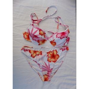 👙CUTE  FLORAL BATHING SUITE👙