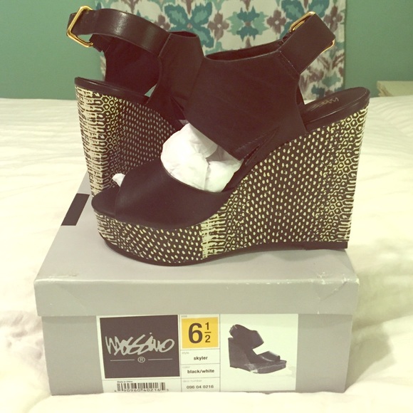 Black and white wedges - Picture 1 of 4