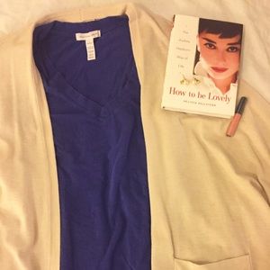 🎉HP🎉 Purple V-Neck Shirt