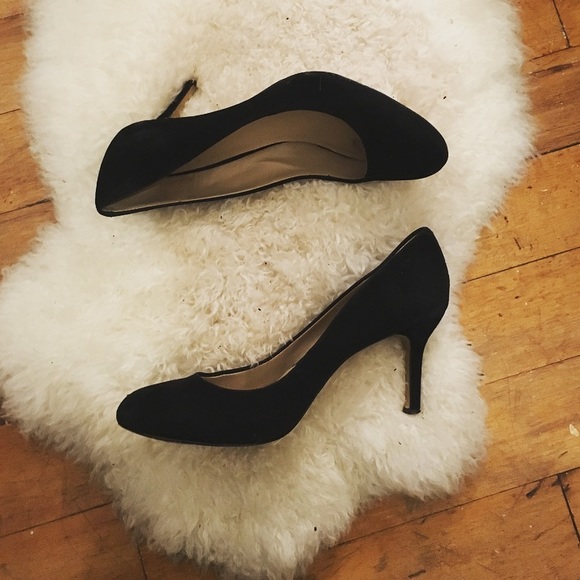 Vince Camuto Shoes - Vince Camuto suede pumps