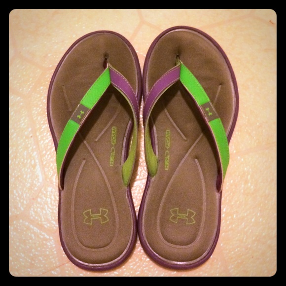 Women's Under Armour Foam Flip Flops Size 7