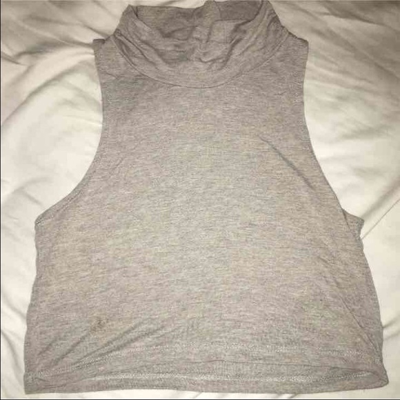 ❌SOLD ON Ⓜ️ercari Light grey turtleneck crop top