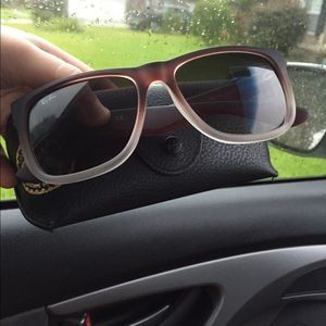 Woman's Ray-Ban sunglasses