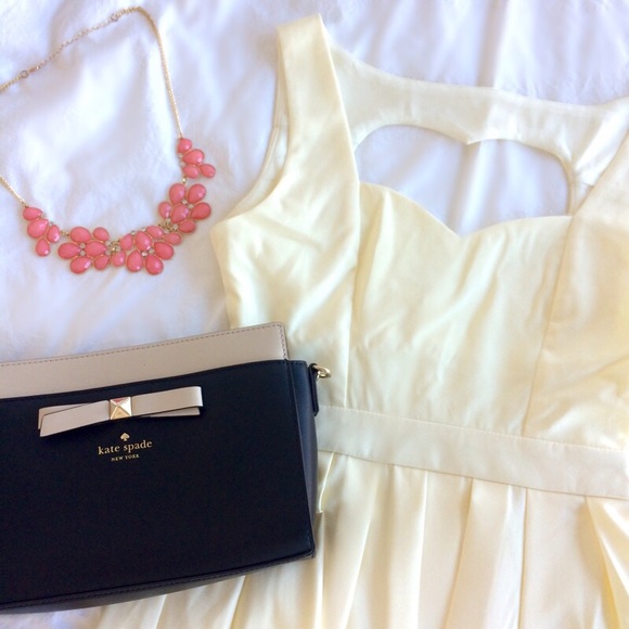 🎉 HP 🎉 Ivory Classic Heart Dress - Picture 5 of 5