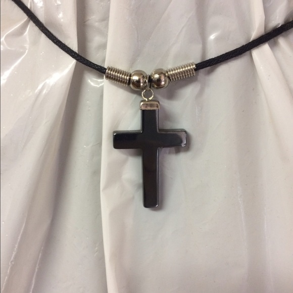 Cross necklace - Picture 3 of 5