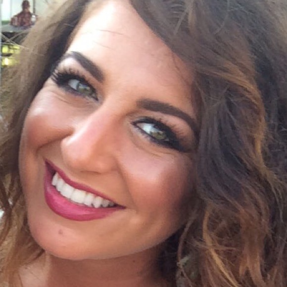 Meet your Posher, Claire