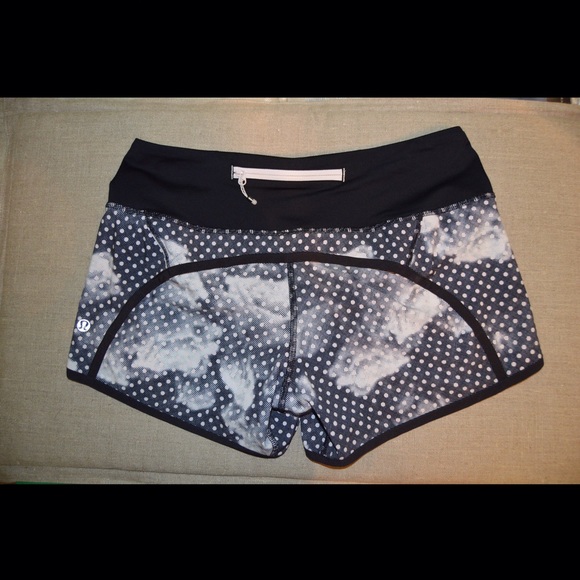 ❌sold❌Dottie Rose Dream Run Times Shorts - Picture 2 of 4