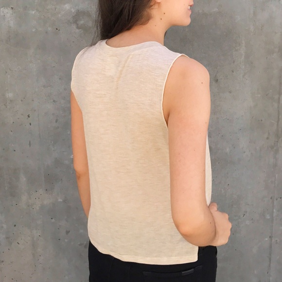 NWT Graphic Fresh Tank Top Cropped - Picture 2 of 3