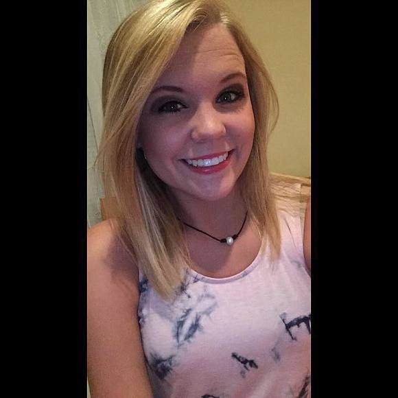 Meet your Posher, Kayla