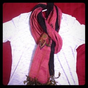 ⚡️🔥Embroidered scarf!