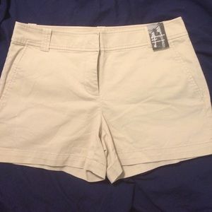 NYCO chino shorts below the waist Sz 4 NWT
