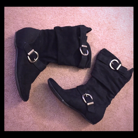 Mid calf boot