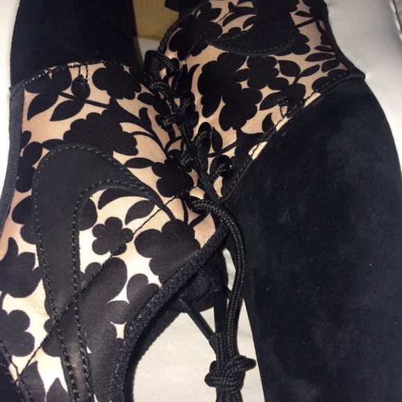 Brand New Women's Nike Roshe One LIB QS - Picture 4 of 4