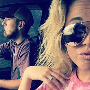 Meet your Posher, Kay