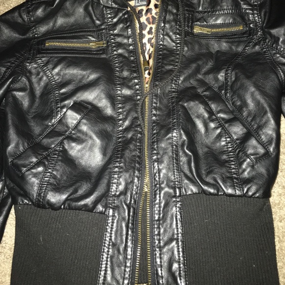 Leather jacket - Picture 2 of 2