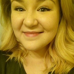 Meet your Posher, Leah